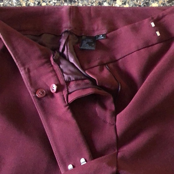 Tahari Arthur S. Levine Women’s lined jacket and pant suit in a deep wine shade - Picture 12 of 16